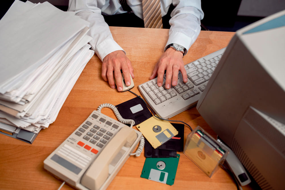 When it is time to look for external payroll services